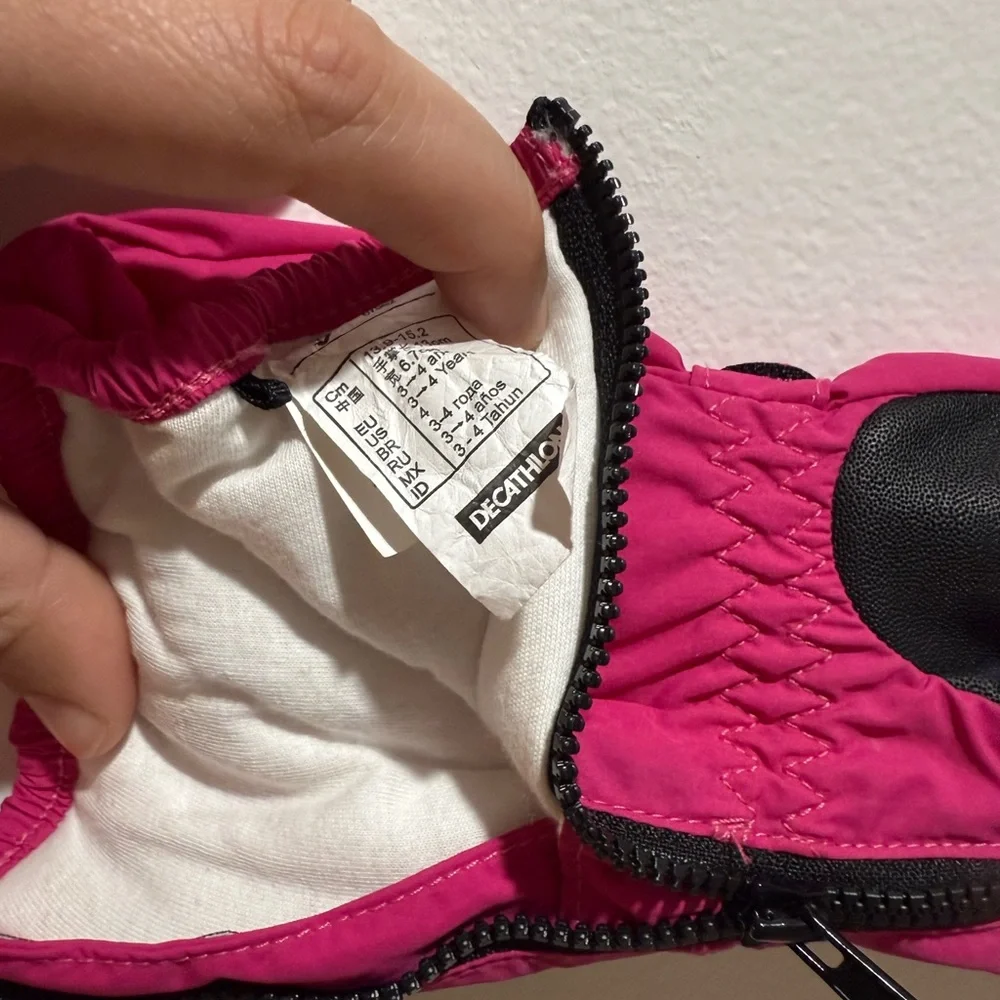 Girls’ Winter Glove Bundle – The North Face & Wedze (3–4Y / S)
